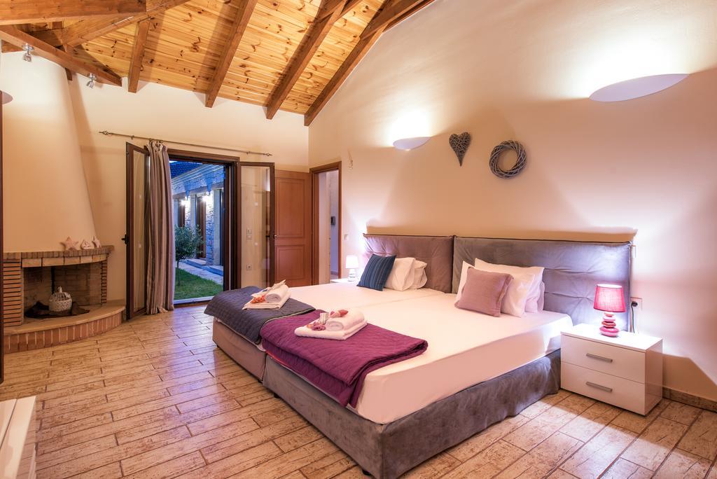Astarte Villas - Kyveli Luxurious Private Villa Gaitani Стая снимка